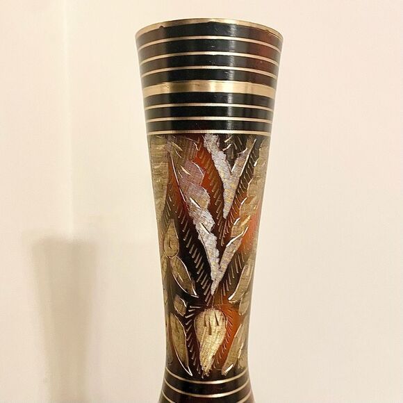 Indian Brass Vase Etched Flowers Engraved Accents Vintage - Picture 5 of 7